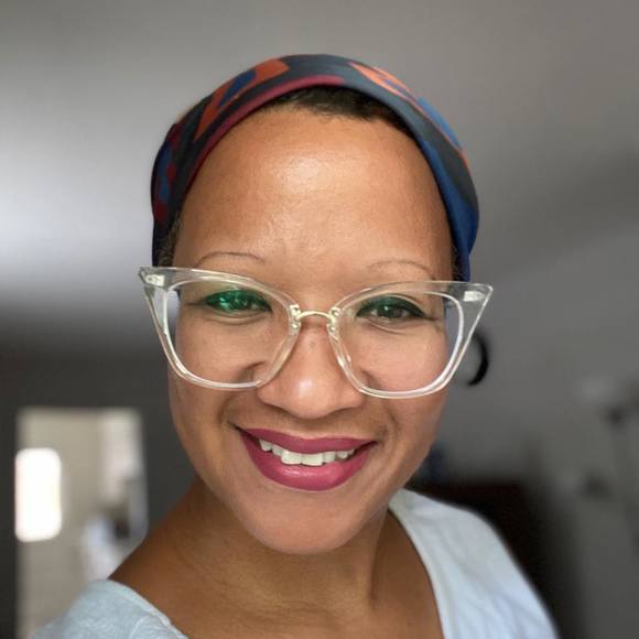 Meet your Posher, Margot - Picture 1 of 1